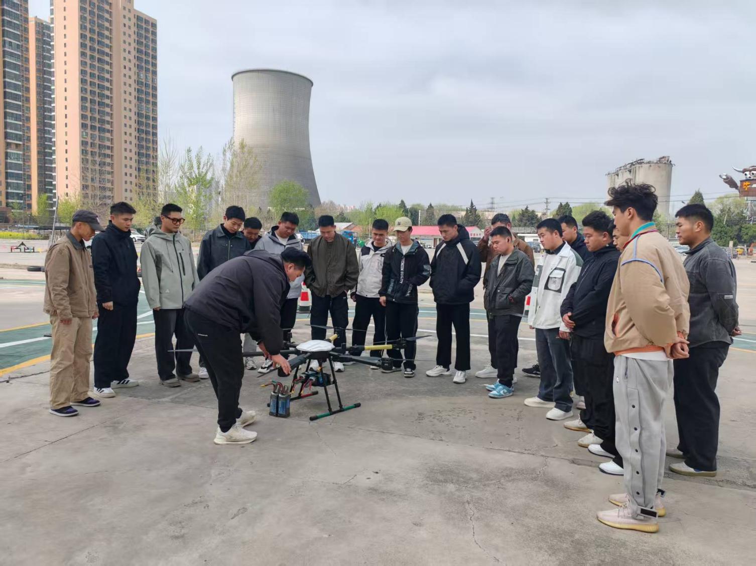 新安飞行学院室外实训活动